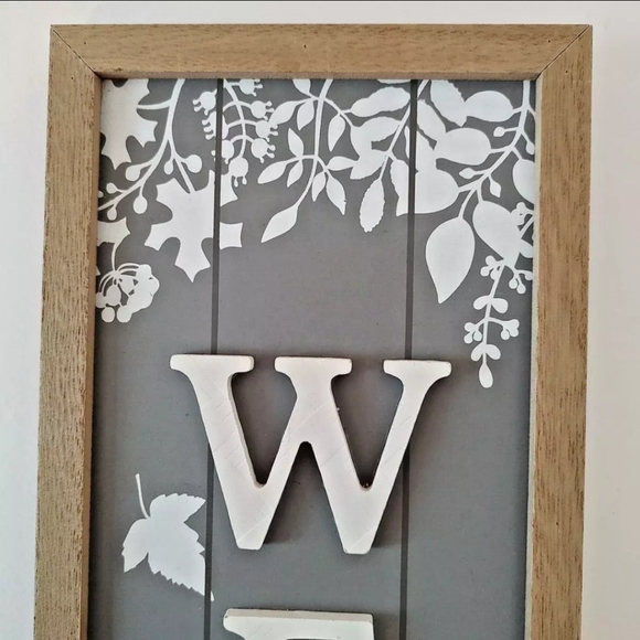 Old East Main Company Freestanding Wood Welcome Sign Pumpkin Flowers Leaves Bead - Picture 4 of 16